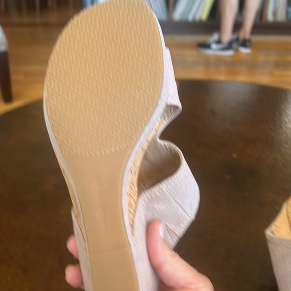 Donald plainer distressed metallic mushroom colored wedge heel sandal. - Picture 6 of 10